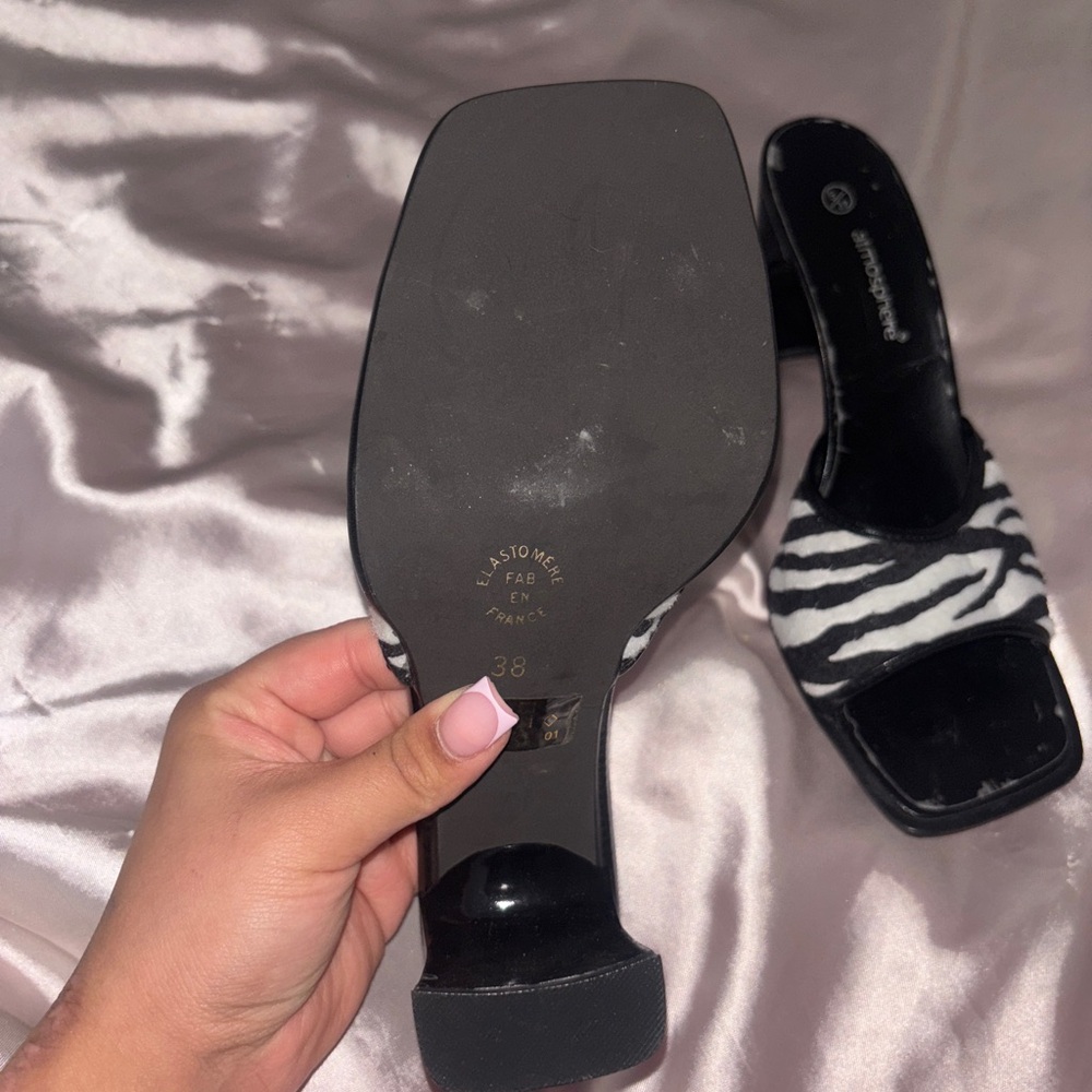 Black and White Zebra Print Women's Heels ⭐️ - Picture 2 of 3